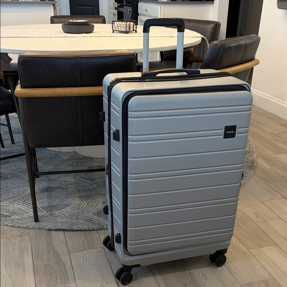Tucci Italia Hard-Shell Spinner Suitcase – Silver/Gray – Medium Checked Luggage
